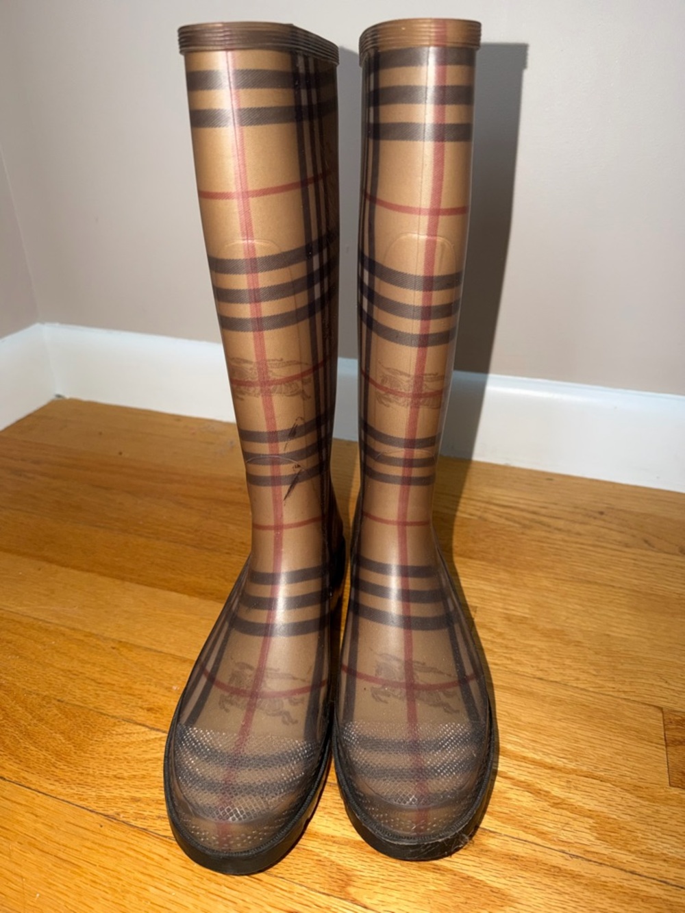 Authentic Burberry Rainboots - Picture 2 of 4